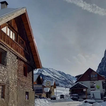 Montagne 10 Personnes Chalet *